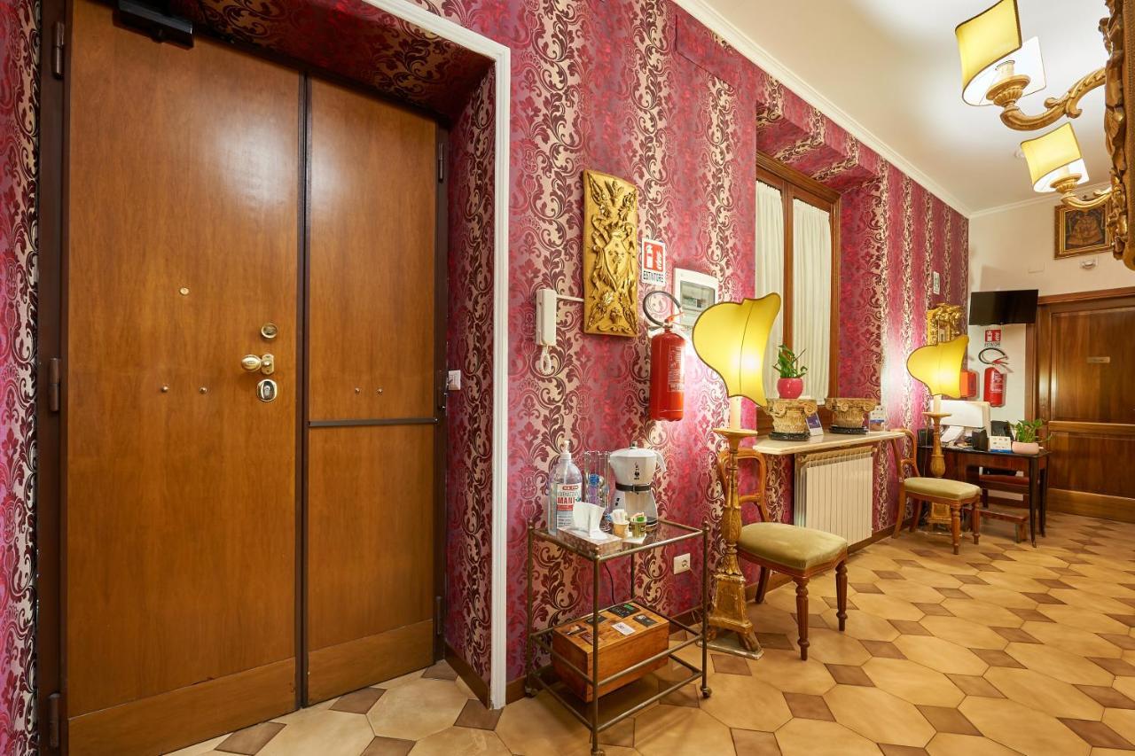 Fabrizio'S Rooms Рим Экстерьер фото