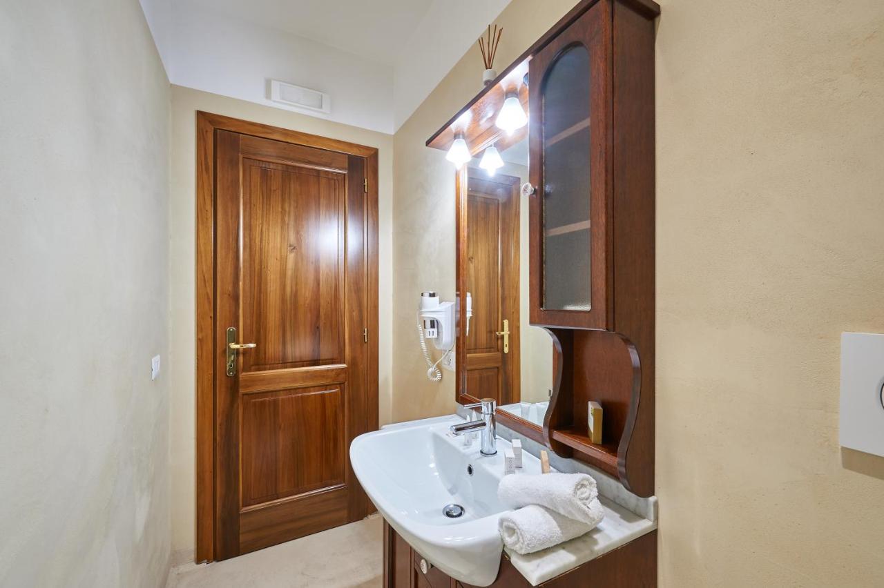 Fabrizio'S Rooms Рим Экстерьер фото