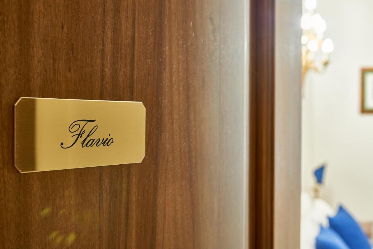 Fabrizio'S Rooms Рим Экстерьер фото